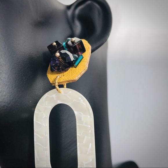 Earrings with acrylic pendant - Picture 13 of 15